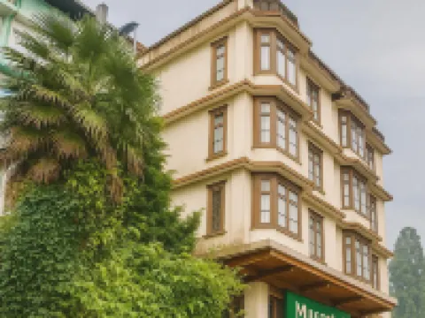 Muscatel BhumSang - 200 MTS from Mall Road Hotels near Darjeeling Mall