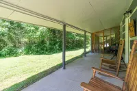 Moonshine Cabin with a nice yard on the creek in the shadows of the Smokies