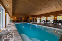 Domaine Riviere Sacacomie Hotels in Saint-Alexis-des-Monts