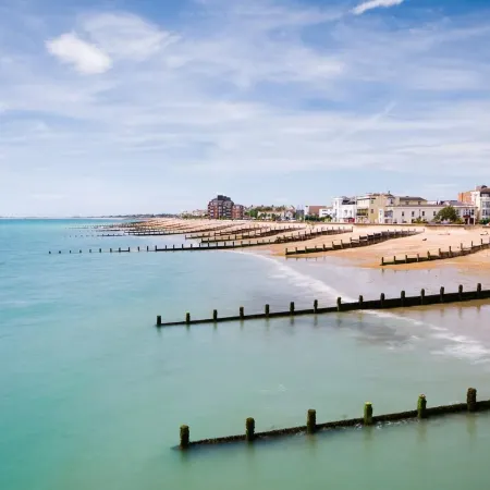 Chic 2-Bed Seafront Haven Near Felpham Beach