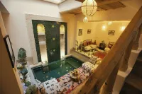 ริแอด มาม่า