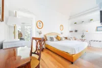 Palazzo Sassi Hotels in Meta