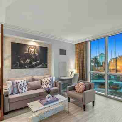The Deuce's Wild at Signature Hotel Rooms
