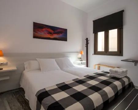 ザ 8 ルームズ ハウス タリファのホテル