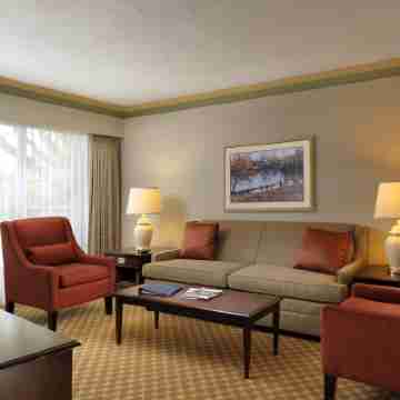 Royal Scot Hotel & Suites Rooms