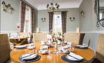 The Manor Hotel