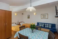 Apartments Milanović Hotels in Cavtat