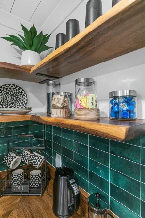 Candlewick Inn and Suites