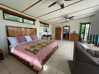 Gumbo Limbo Jungle Resort Hotels in Spanish Lookout