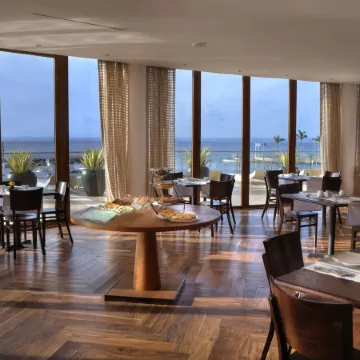 The Bannister Hotel & Yacht Club