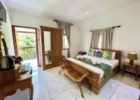 Lucy's Guesthouse