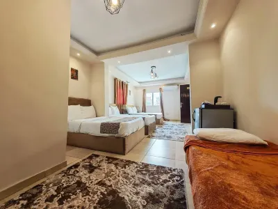 Hur Pyramids Inn