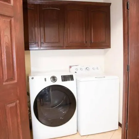 3Bd 2BT Town Suite Minutes Away Medical Center