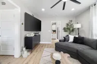 Craftsmen Gem 2-Br House Walk Whiskey Rowsleep 6