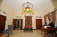Musafir Guest House Syariah - Pensions