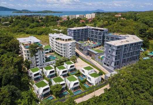 1. 나이한 비치 근..