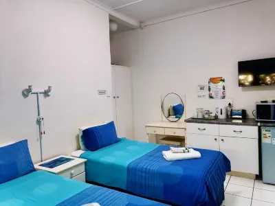 Boathouse Bed and Biscuit - Cabin Hotels in Margate