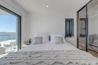 Villa Seven Seas with Heated Pool and Jacuzzi by the Sea