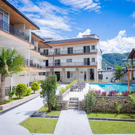 Majestic Lake Front Hotel & Suites