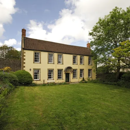 Beautiful 7 Bedroom House Hottub Wifi