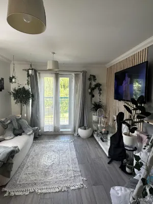 Charming Mi Casa Es Tu Casa 2-Bed in Dagenham Hotels near Dagenham & Redbridge Football Club Arena