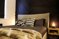 Studio-Sleeps 4-10 Min H Potter-17 Min London