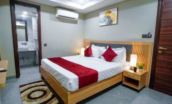 Saltstayz Select - Golf Course Road & Sector 57