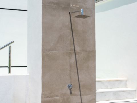 Limehome Sevilla Calle Torcuato Luca de Tena