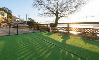 Geoje SunbeachOceanview Dog Pension