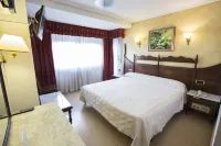 Hotel Reyes Catolicos Hotels in Pedrosillo el Ralo