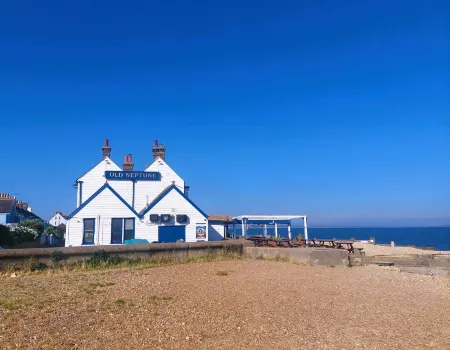 Host & Stay - Sail Away