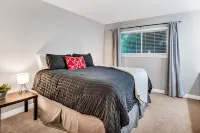 Large home - Sleeps many 4B/2B