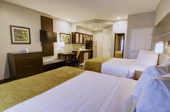 Days Inn & Suites by Wyndham Port Arthur