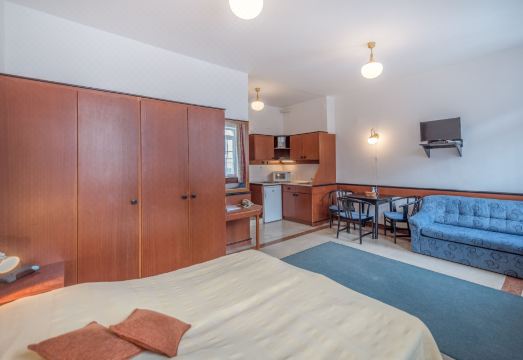 4. 클럽 호텔 아바..