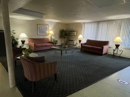 The Wayne Inn Отели рядом с достопримечательностью «Парк Алпс Роуд»