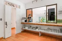 Dreamcatcher Hotel - Live the Dream of Santa Teresa Hotels in Carmen