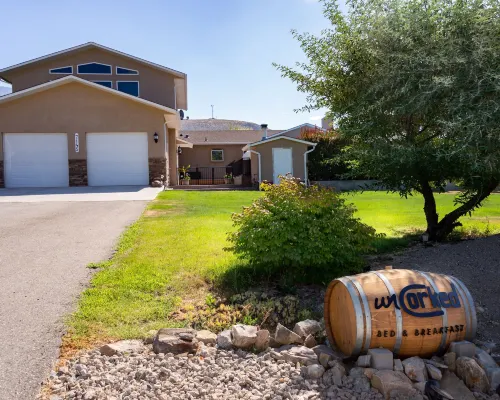 Uncorked Bed & Breakfast Hotels in Oliver