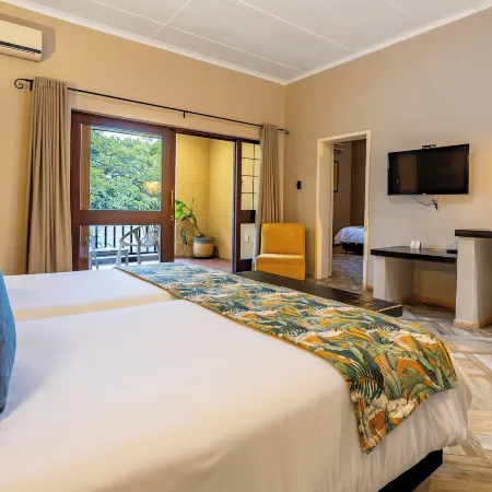 Hotel Numbi & Garden Suites
