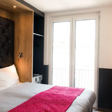 Munich Deluxe Hotel Отели рядом с достопримечательностью «Спортивный комплекс «Audi Доум»»