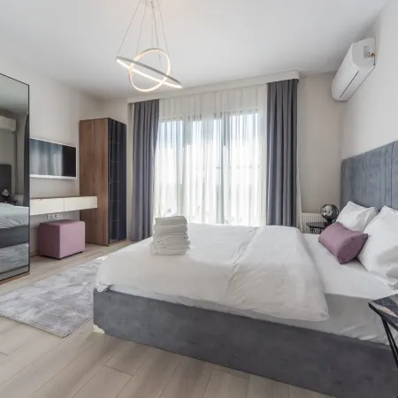 Green Hills Suites