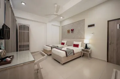 Hotel Oviya Hotels near Hindu College Puliyankulam