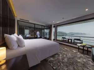 Scarlet Pearl Cruises - Wonder on Lan Ha Bay