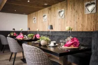 Alpin Boutique Villa Gabriela - Adults Only - Breakfast