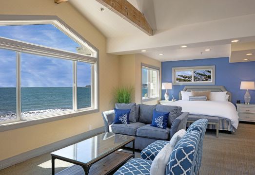 사이프러스 인 온 미라마 비치