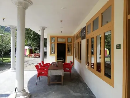 Benazir Hotel Kalash Отели в г. Ayun