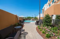 Courtyard Columbus - Pools