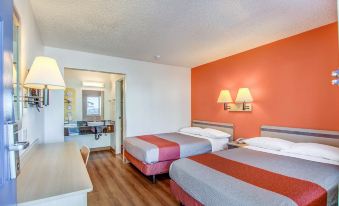 Motel 6 Stockton, CA - Charter Way West