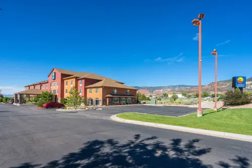 Comfort Inn & Suites Hotels in Iron County