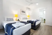Blue Heron Boutique Motel - Beach