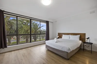 Econo Lodge Lilydale Hotels near Blue Turtle